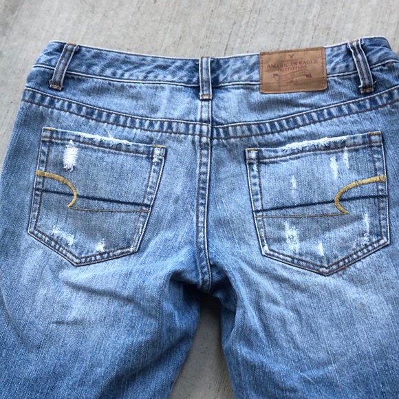 American Eagle Jean Shorts Fray/ Distressed - Picture 3 of 6
